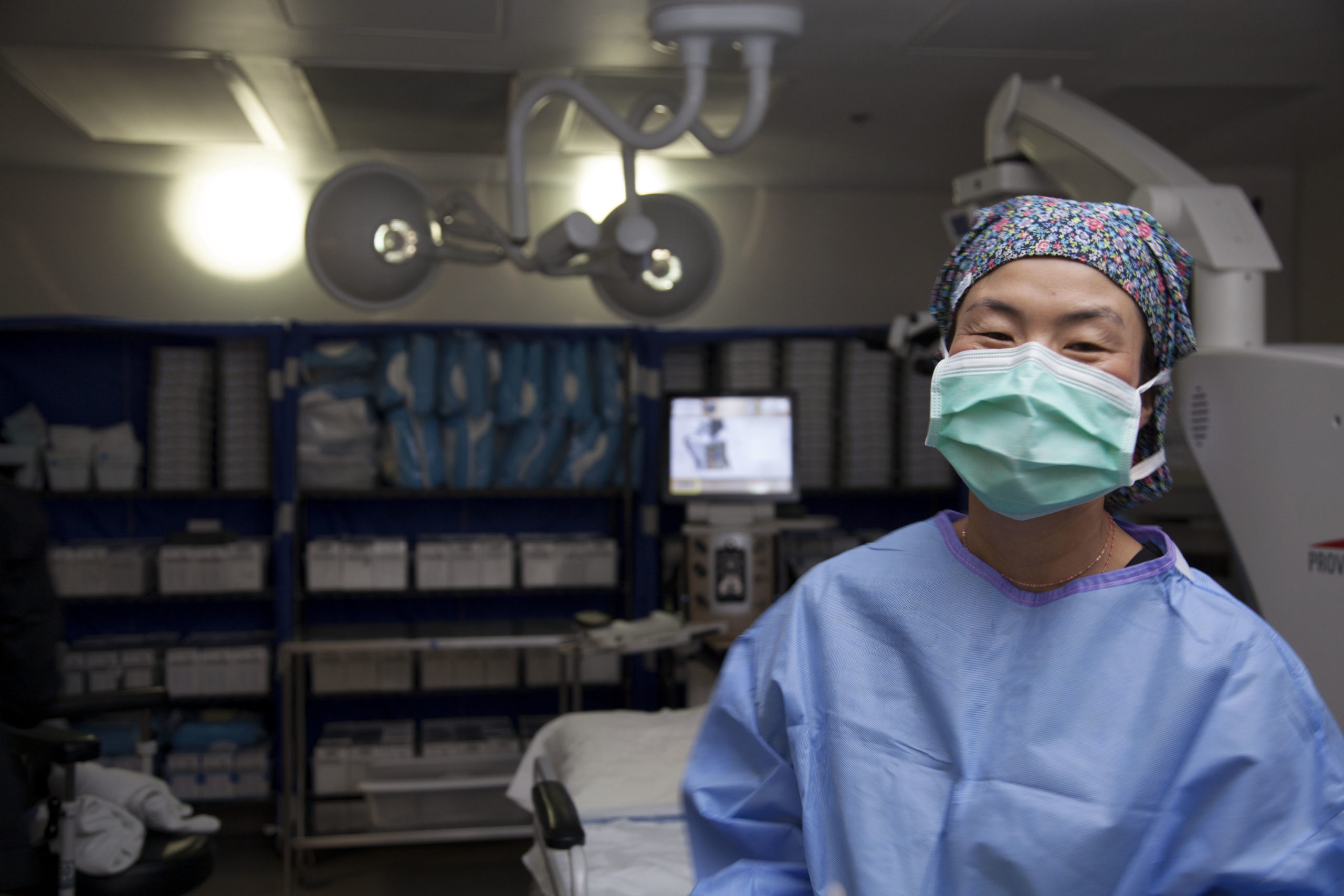 Dr. Eva Kim in operating theatre at ICON Eyecare, Denver Colorado
