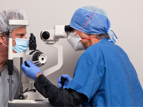 ICON Eyecare's Dr. David Litoff conducts a slit lamp exam